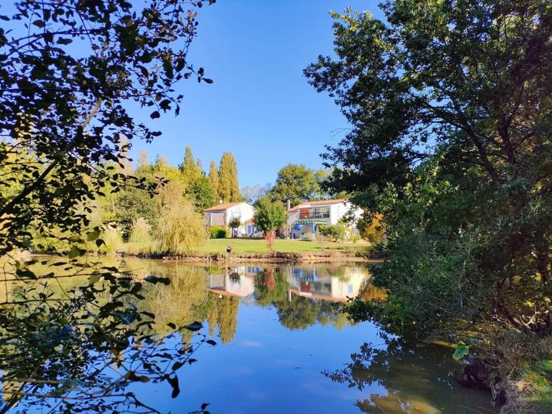 Gite Douceur De Vivre Saint-Avaugourd-des-Landes Екстериор снимка