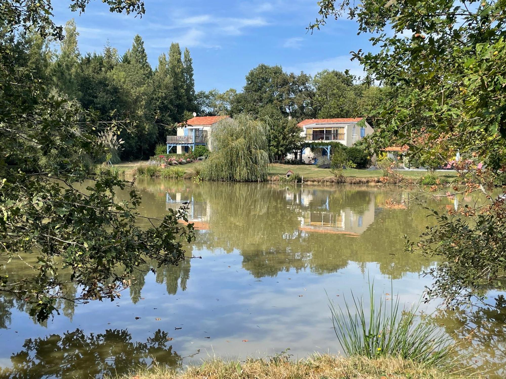 Gite Douceur De Vivre Saint-Avaugourd-des-Landes Екстериор снимка